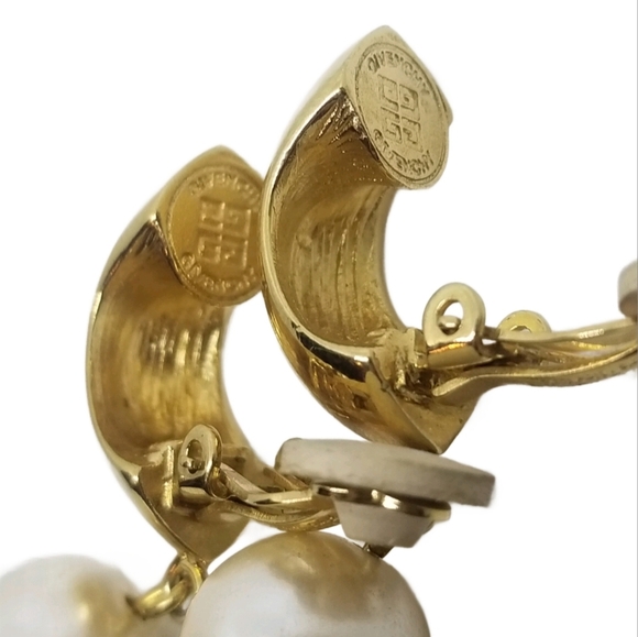 GIVENCHY 1980s GOLDTONE & FAUX PEARL DROP CLIP ON EARRINGS - Picture 5 of 6